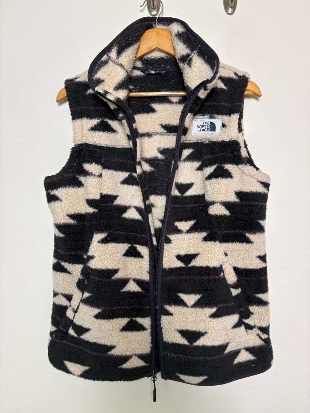The North Face Campshire Fleece Vest Women’s L Black Cream Geometric